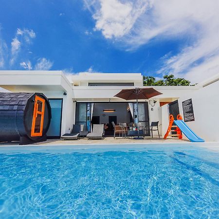 Private Pool Villa Motobu Bagian luar foto