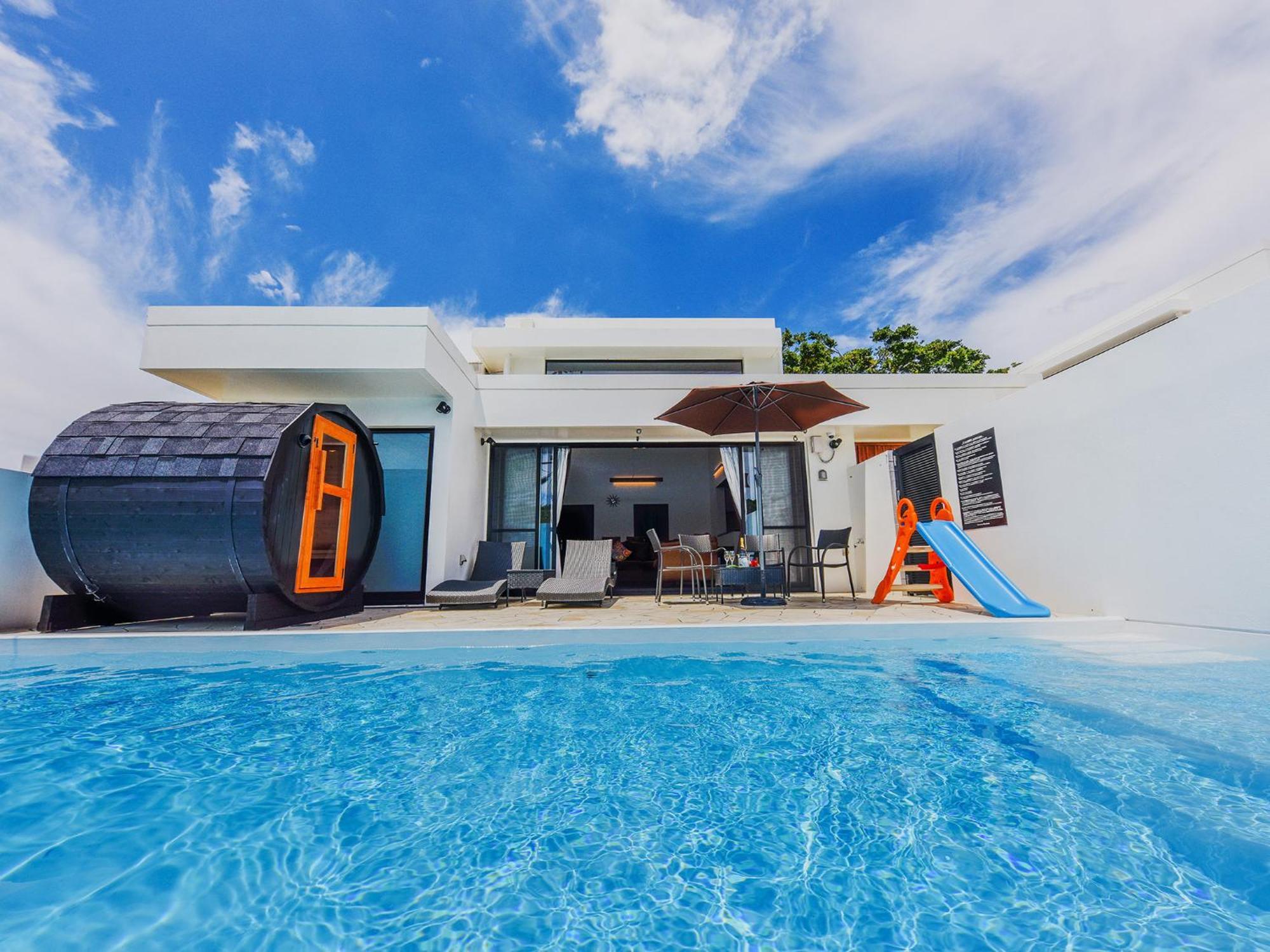 Private Pool Villa Motobu Bagian luar foto